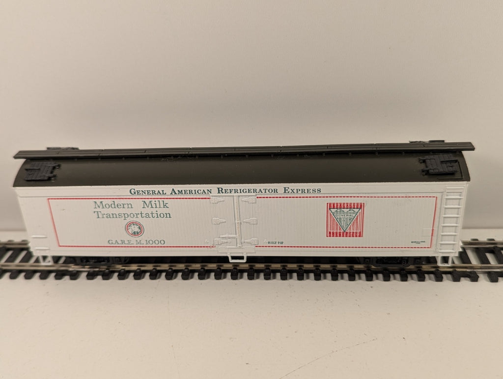 Athearn HO Gauge General America 50ft Express Reefer
