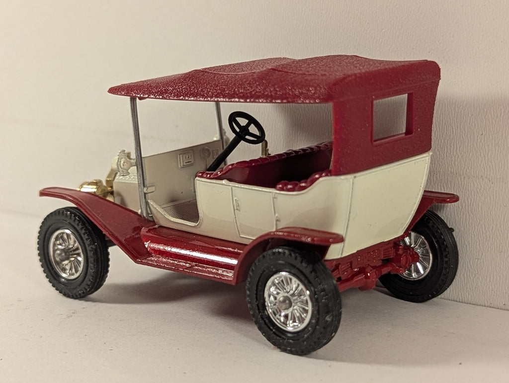 Matchbox 1911 Model "T" Ford Die-cast Vehicle White and Red Y-1