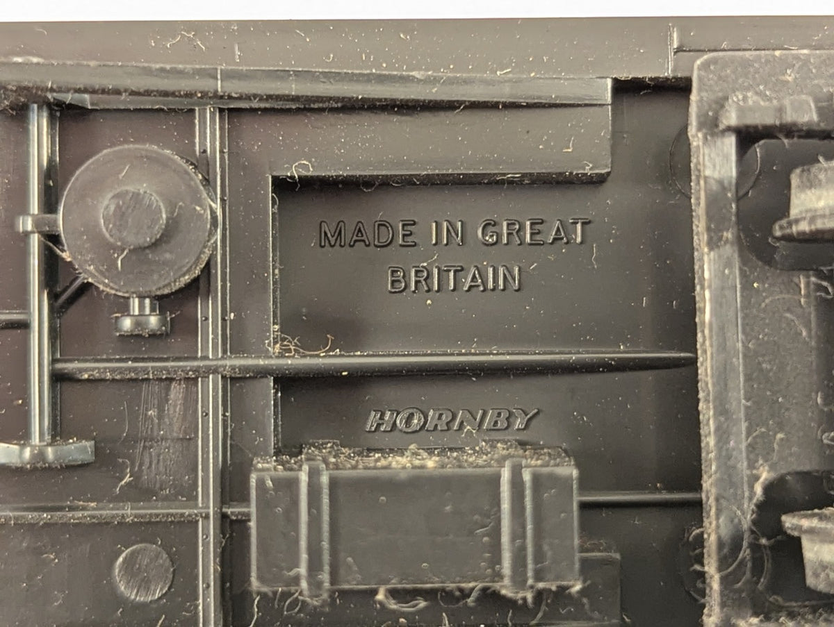 Hornby OO Gauge LNER Gresley Teak Corridor Composite Coach (Repainted Roof)