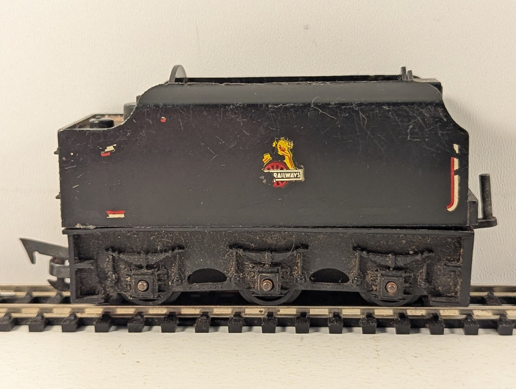 Tri-ang OO Gauge BR 6-Wheel Tender BR Black (Early Emblem) R30