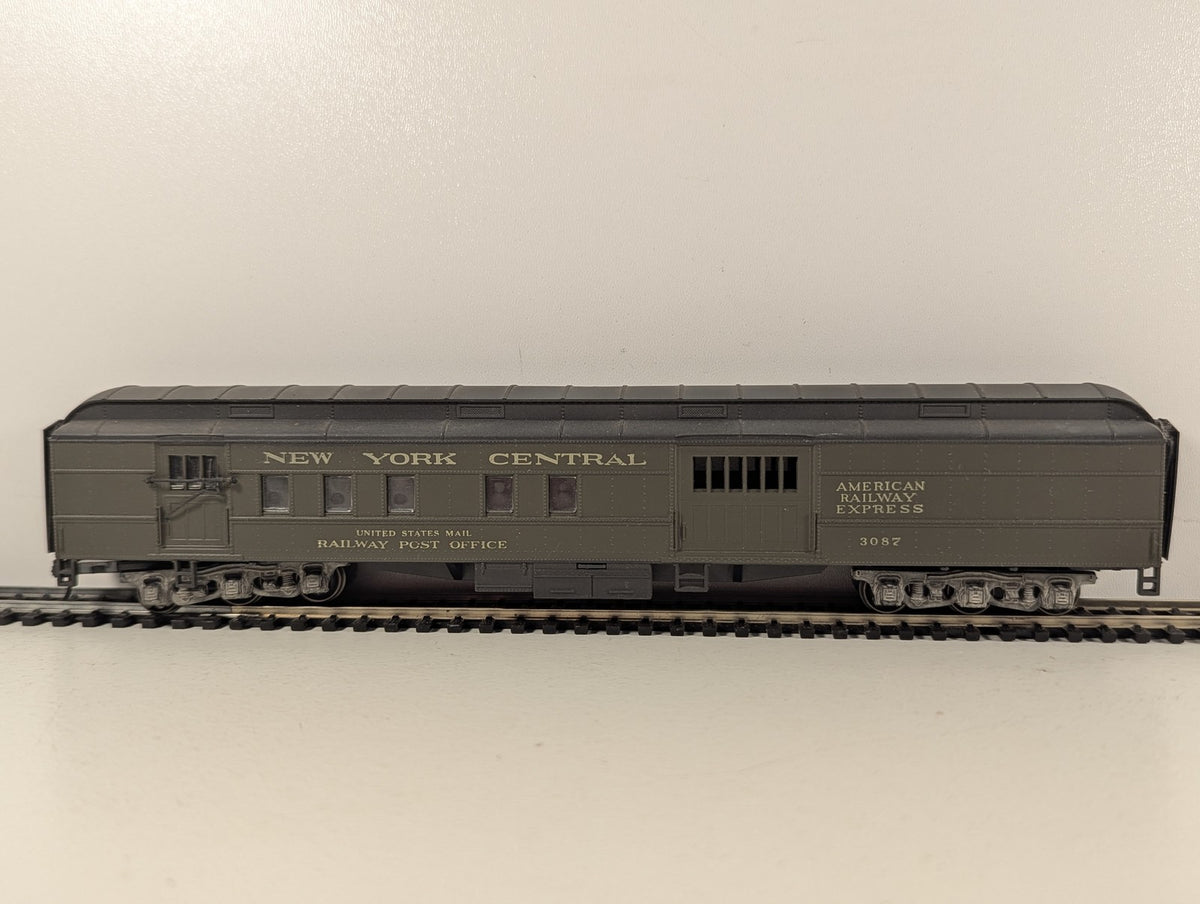 Athearn HO Gauge Heavyweight Baggage Mail Car Passenger Coach 3087