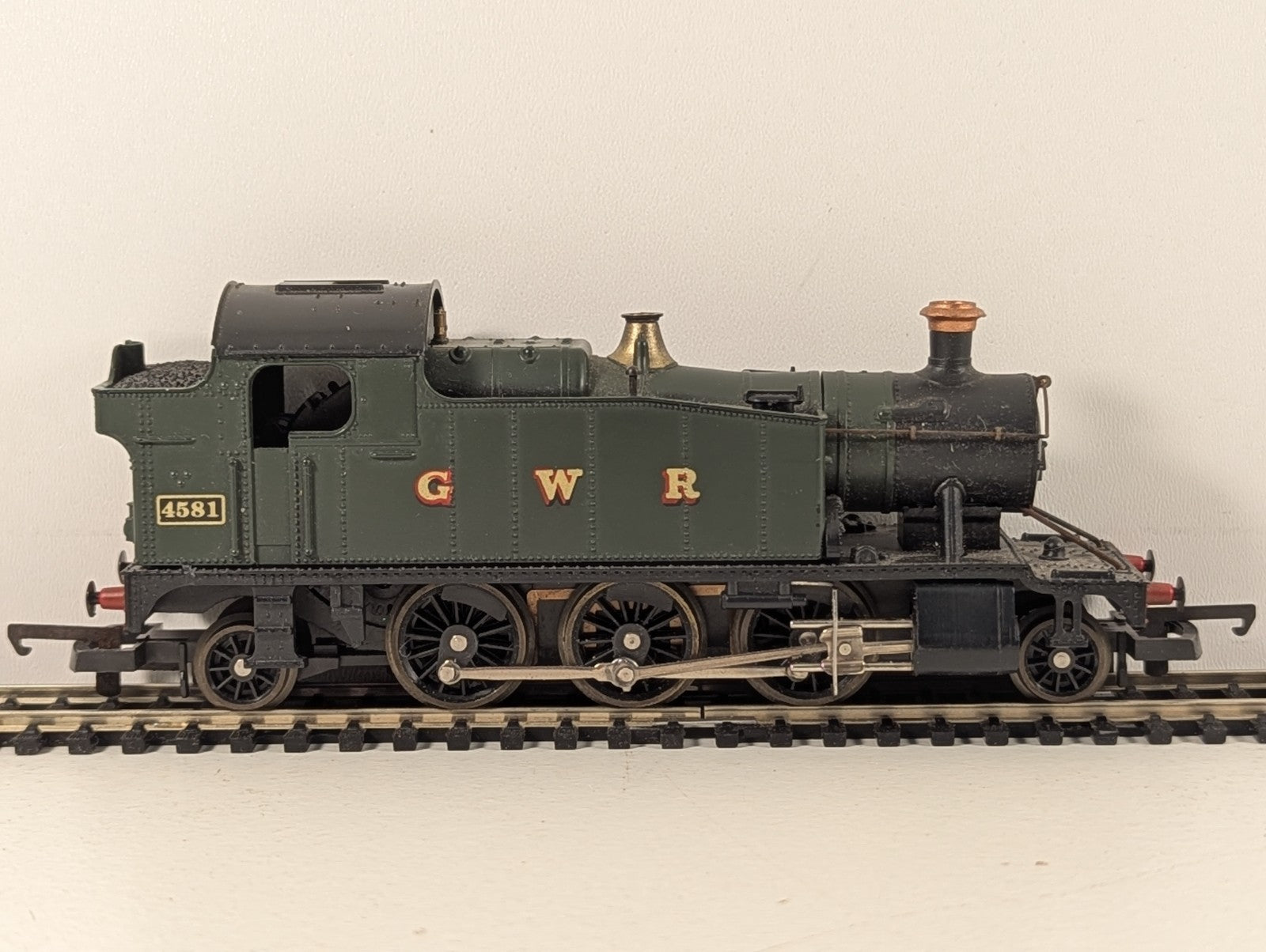 Lima GWR Class 45xx 2-6-2T “Small Prairie” GWR Unlined Green