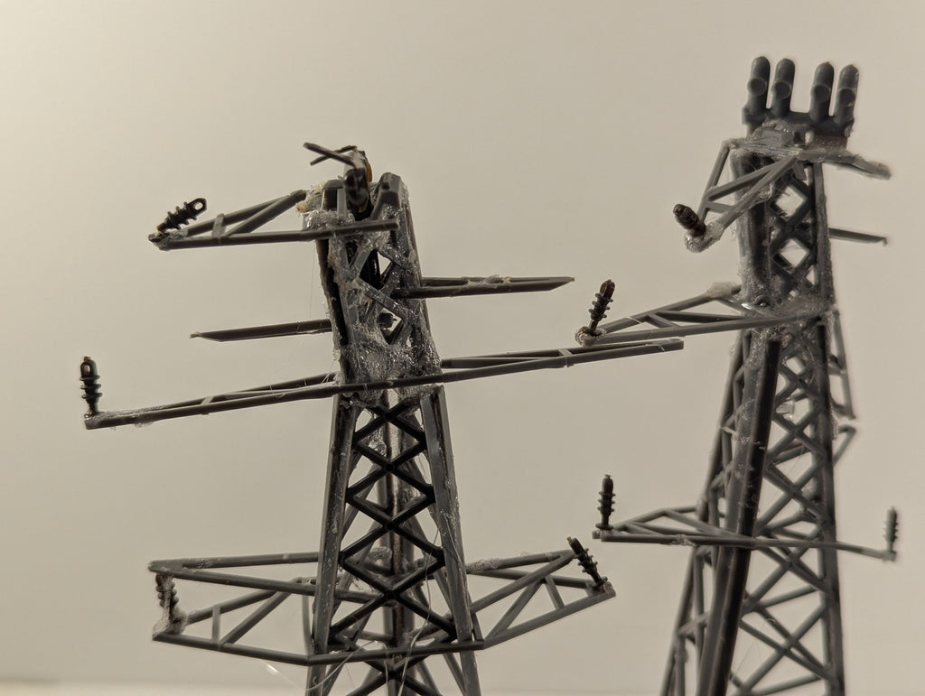Dapol OO Gauge Electricity Pylons Scenic Accessories Grey
