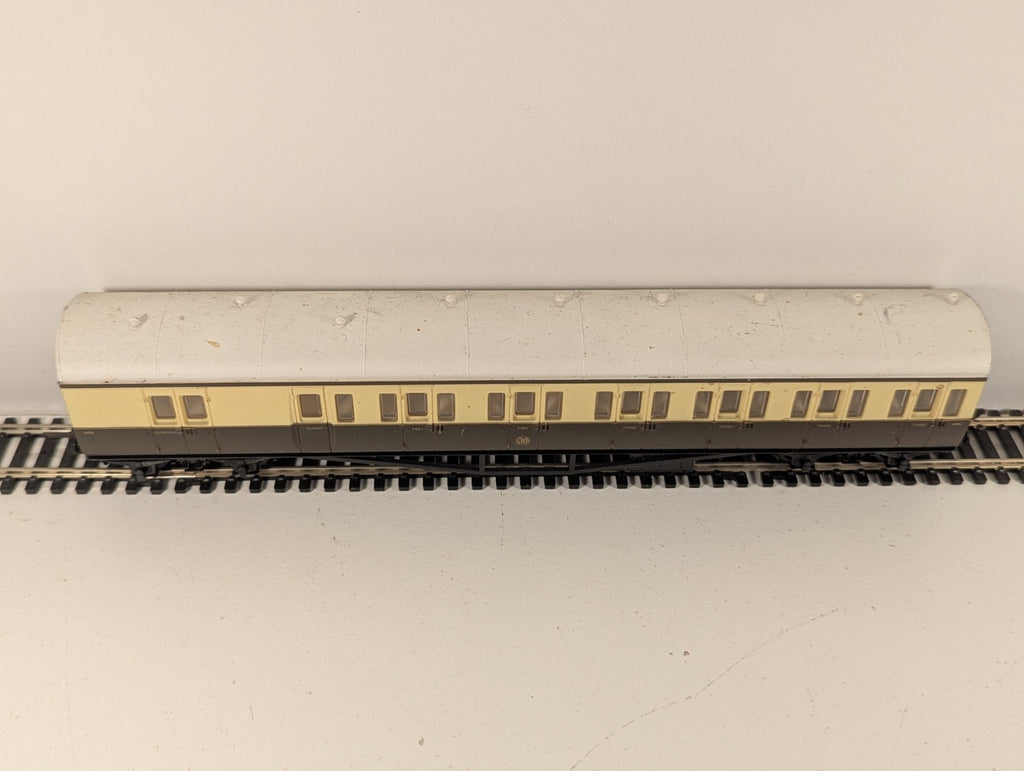 Mainline OO Gauge GWR Suburban Brake Coach Chocolate Cream