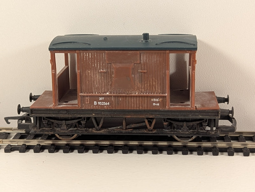 Hornby R109 BR 20 Ton Brake Van B952564 – OO Gauge – Missing Coupling Hook
