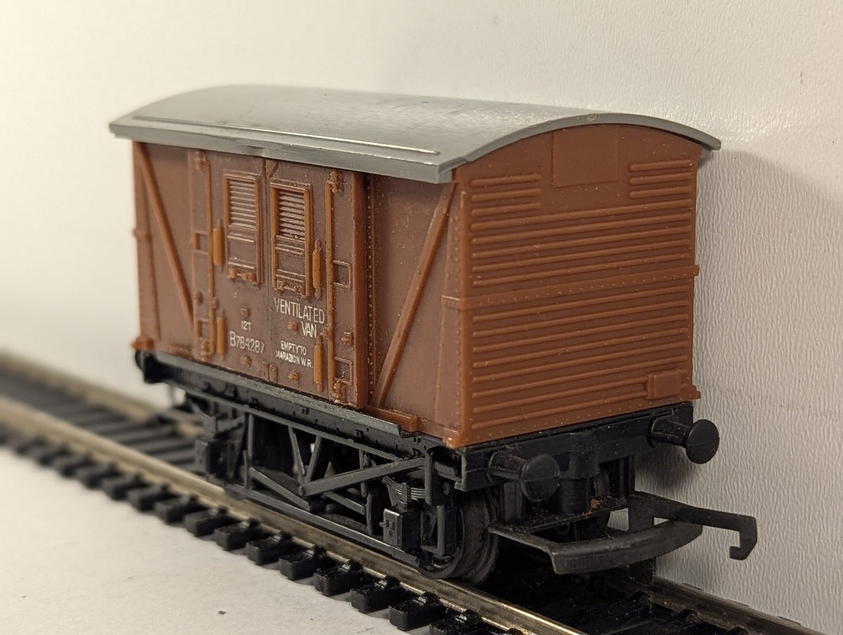 Hornby OO Gauge BR 12t Ventilated Van 'Marazion' Goods Wagon B784287 BR Bauxite