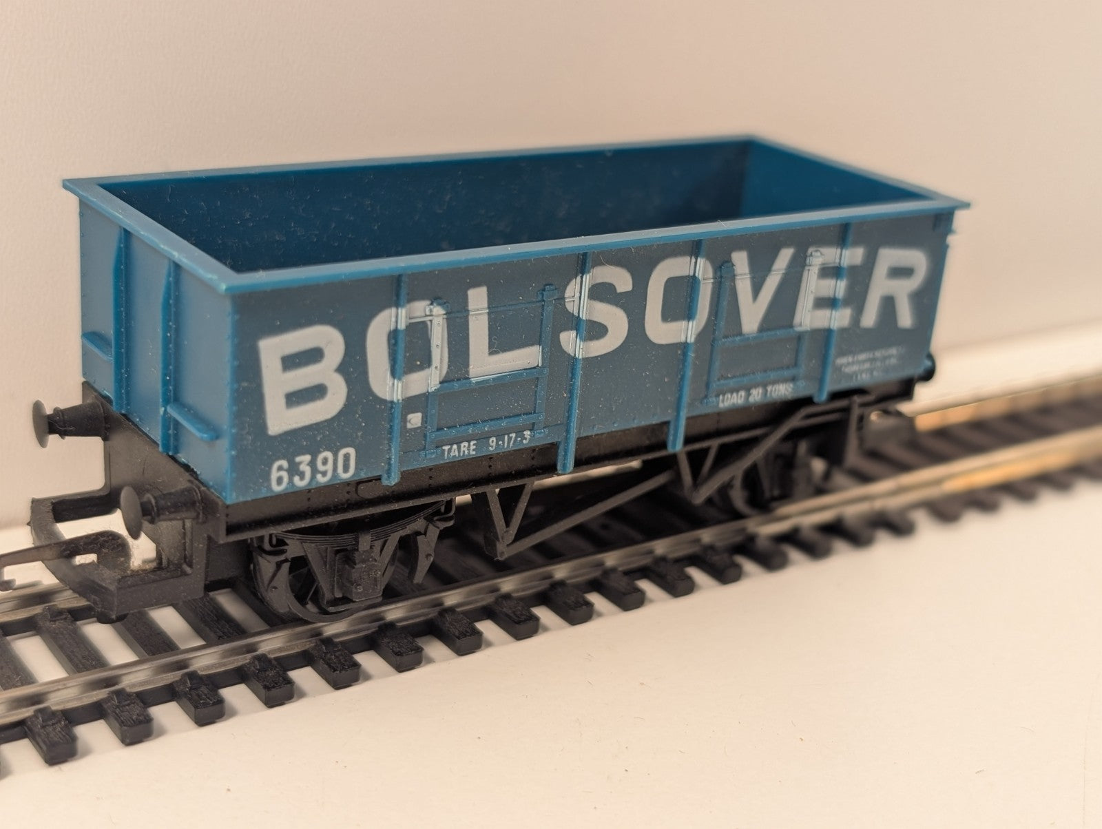 Hornby R136 Bolsover 7-Plank Mineral Wagon – No. 6390 – OO Gauge