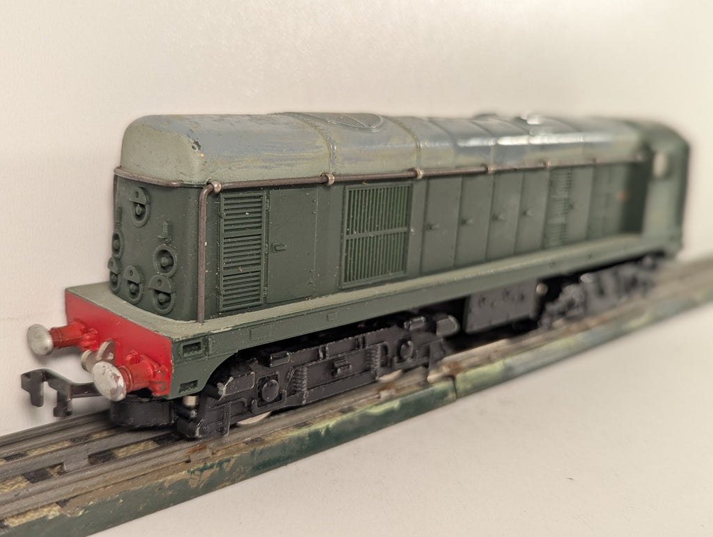 Hornby Dublo OO Gauge Class 20 Bo-Bo Diesel Electric Locomotive D8000 BR Green
