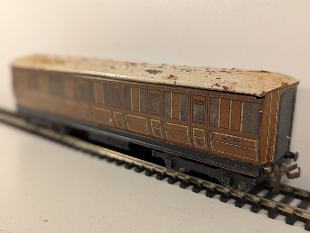 Hornby Dublo OO Gauge D1 LNER Composite Coach Passenger Coach 42759