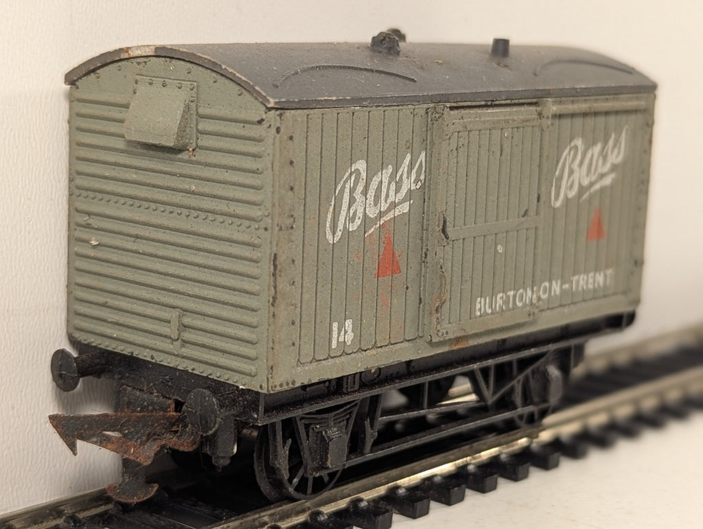 Graham Farish OO Gauge Bass Ventilated Van 14
