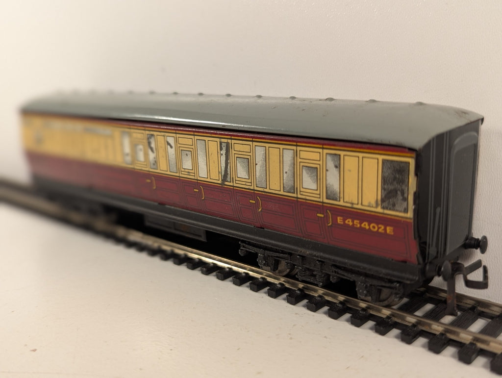 Hornby Dublo OO Gauge Tinplate Coach No. E45402E