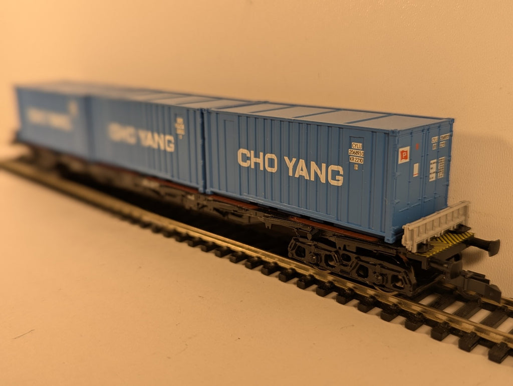 Roco HO Gauge DB Sgis Container Wagon with Cho Yang Containers 31 80 453 7 015-8