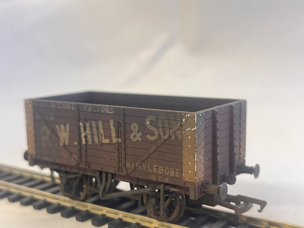 Bachmann Branchline 37-162 OO Gauge R.W. Hill & Son 8 Plank Wagon Weathered