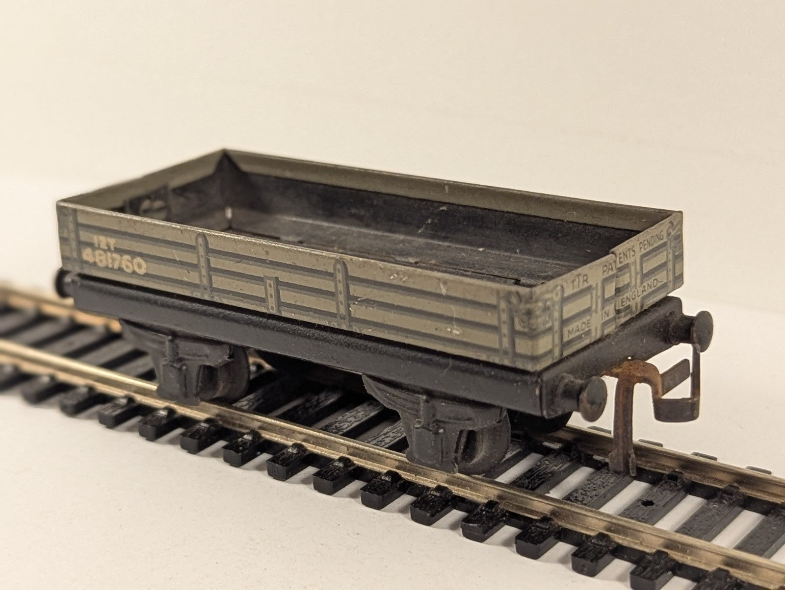 Trix Twin Railways 481760 BR 3-Plank Open Wagon Grey OO Gauge