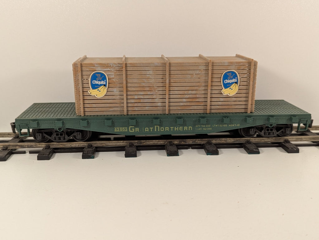 AHM 7301C Great Northern Flat Car with Crate – O Scale