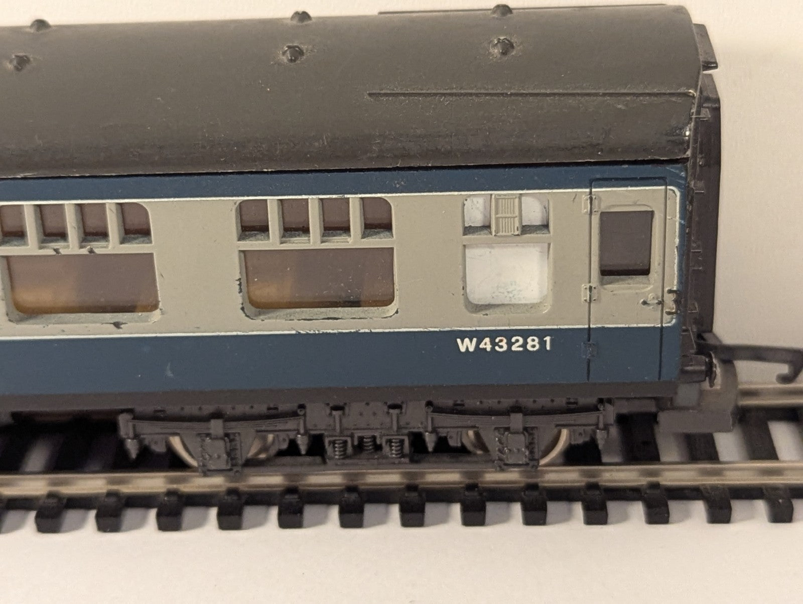Lima OO Gauge Mk1 BSK Brake Coach BR Blue Grey W43281 Repaint