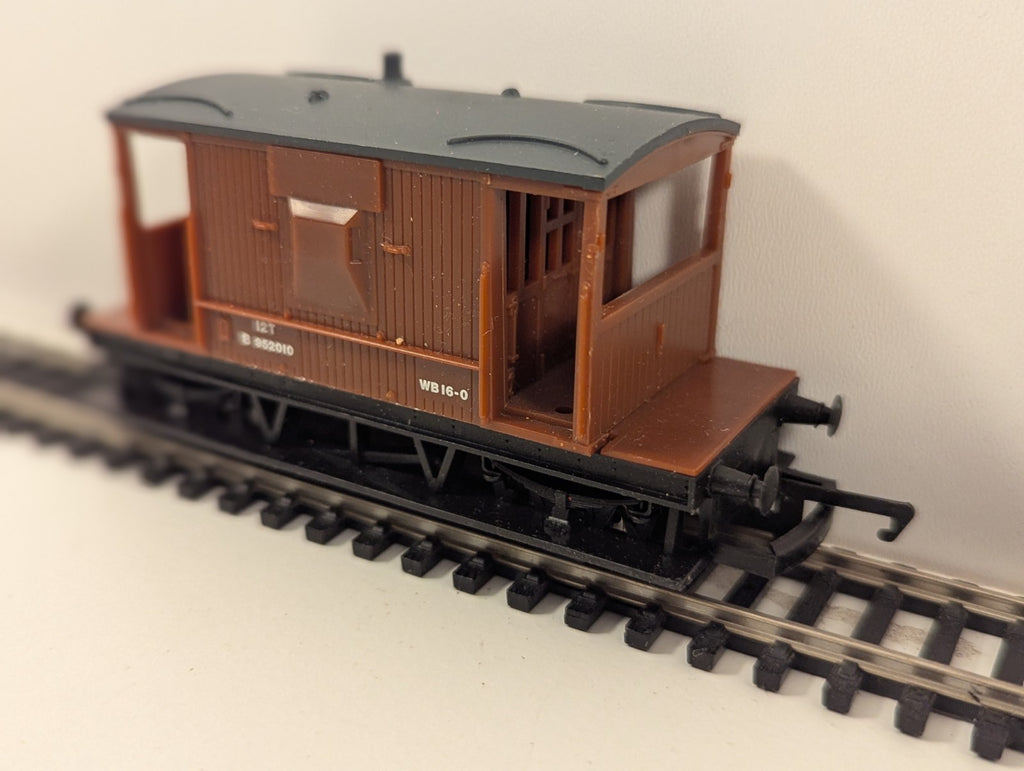 Hornby OO Gauge BR Standard Brake Van
