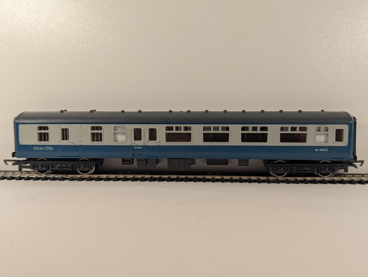 Hornby OO Gauge BR Mk1 Brake Corridor Composite (BCK) Passenger Coach M14052