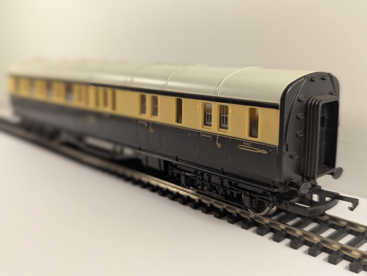 Hornby OO Gauge GWR 57ft Brake Third Coach Passenger Coach 4913