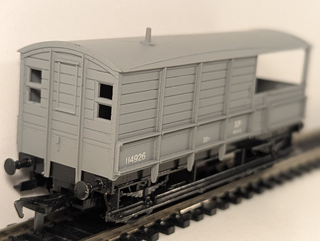 Airfix 54360-6 OO Gauge BR 20 Ton Brake Van No. 114926