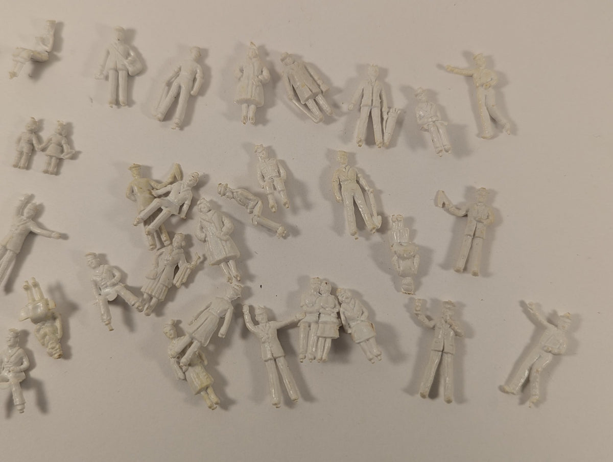 OO Gauge Unpainted Figures