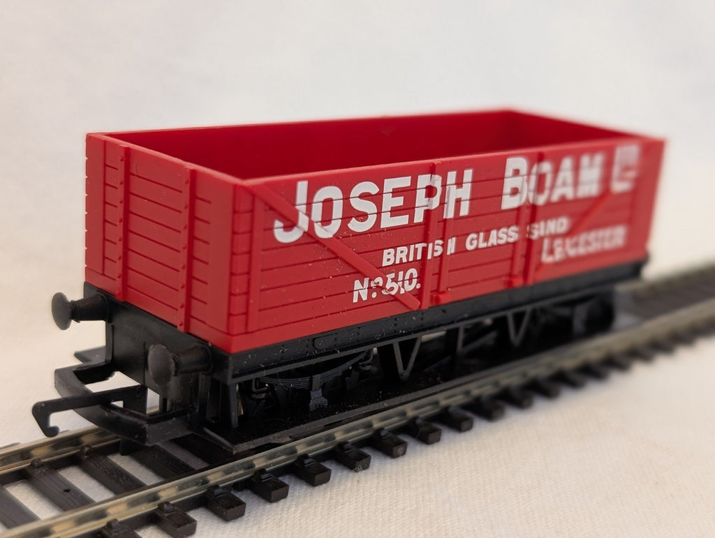 Hornby OO Gauge Joseph Boam Ltd British Glass Sand 5-Plank Wagon