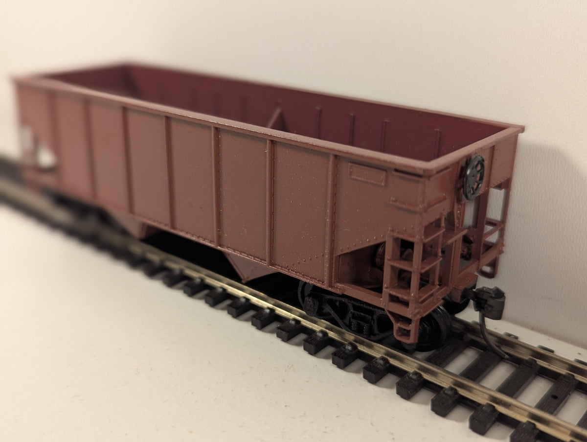 Walthers HO Gauge 2-Bay Steel Hopper – Lettering Removed