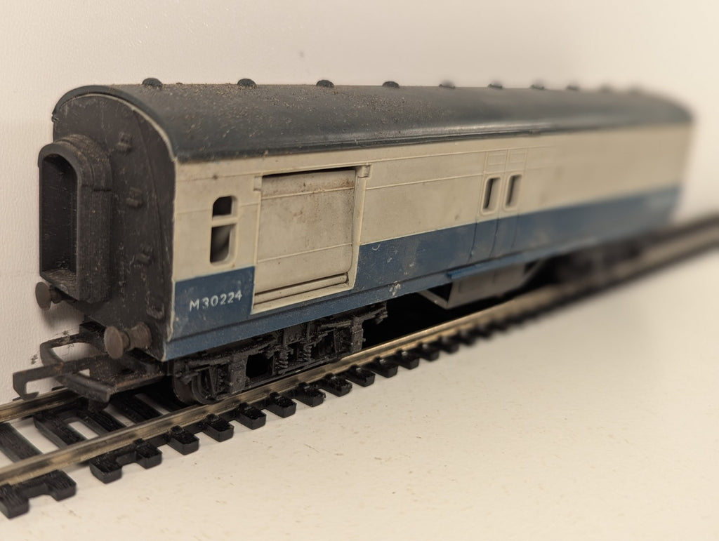 Tri-ang Hornby R402 OO Gauge Royal Mail Coach