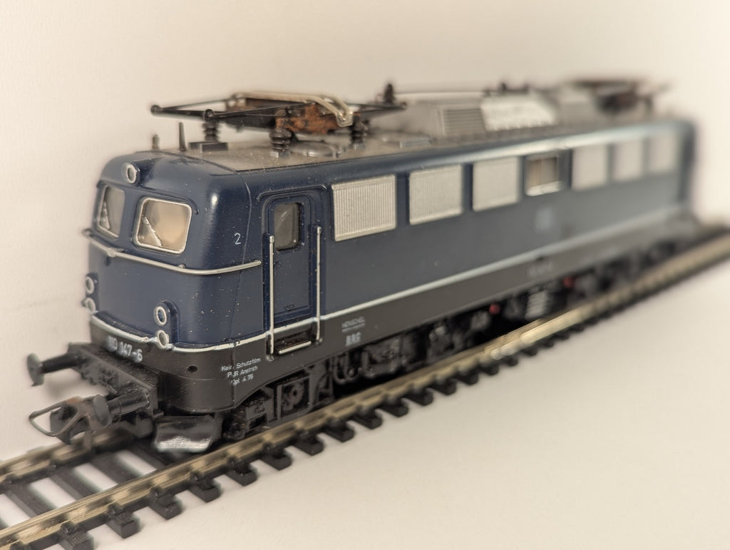 Roco HO Gauge DB Class 110 Electric Locomotive 110 147-6 DB Blue 4135A