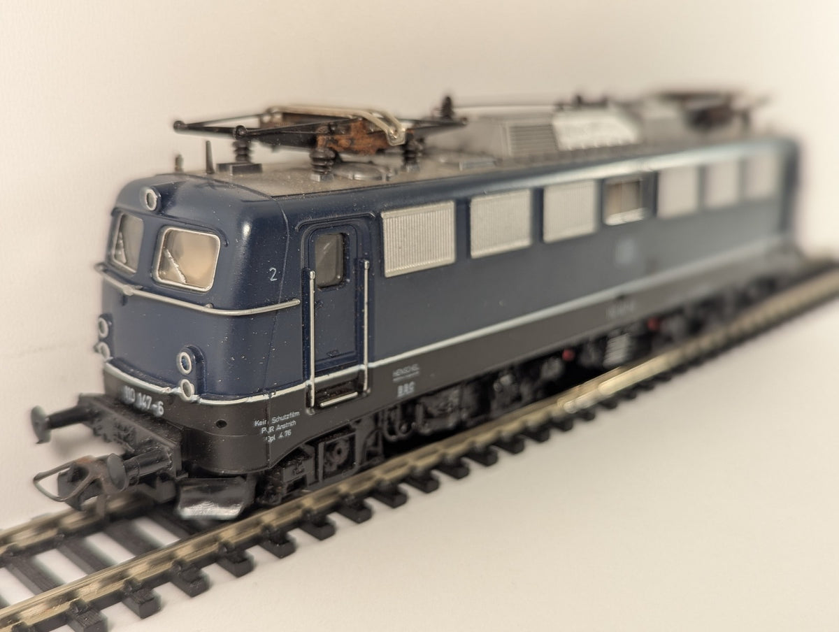 Roco HO Gauge DB Class 110 Electric Locomotive 110 147-6 DB Blue 4135A