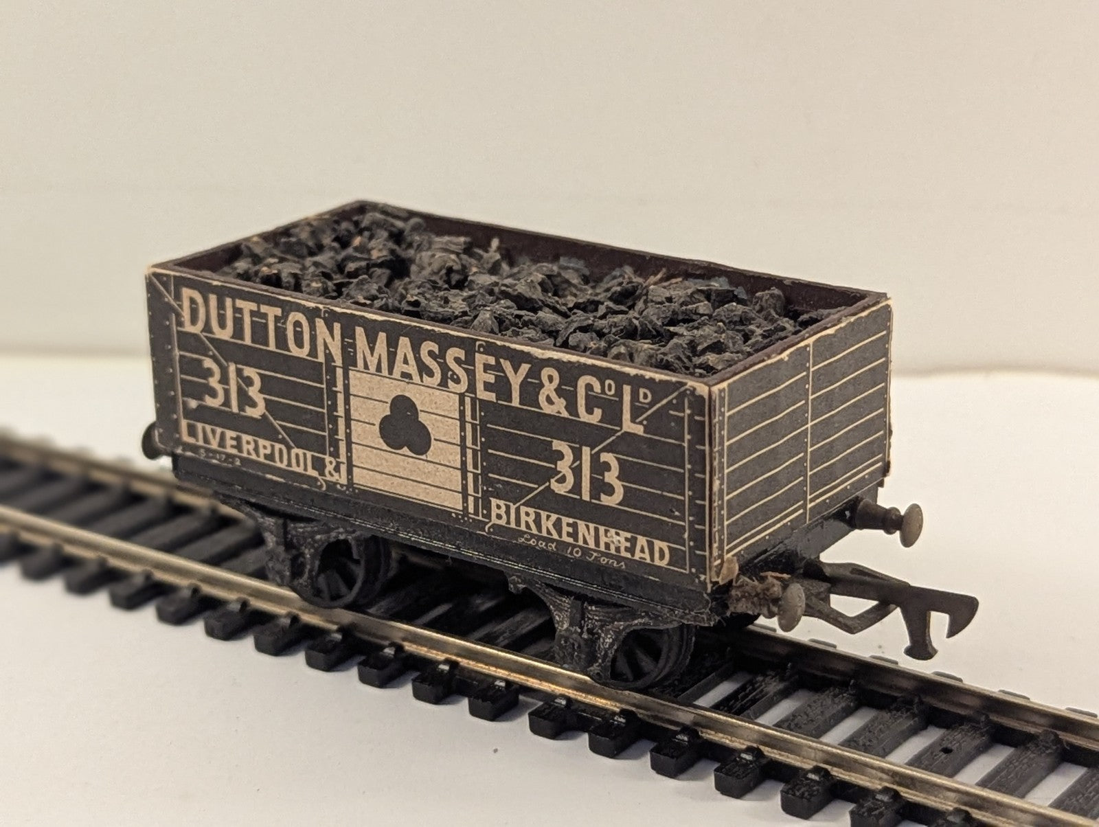 Graham Farish OO Gauge Dutton Massey & Co 10 Ton Open Coal Wagon
