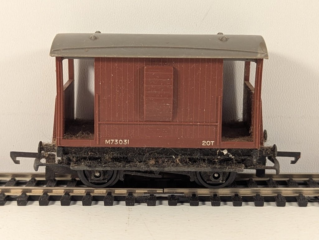Tri-ang Railways R16 Brown 20 Ton Brake Van