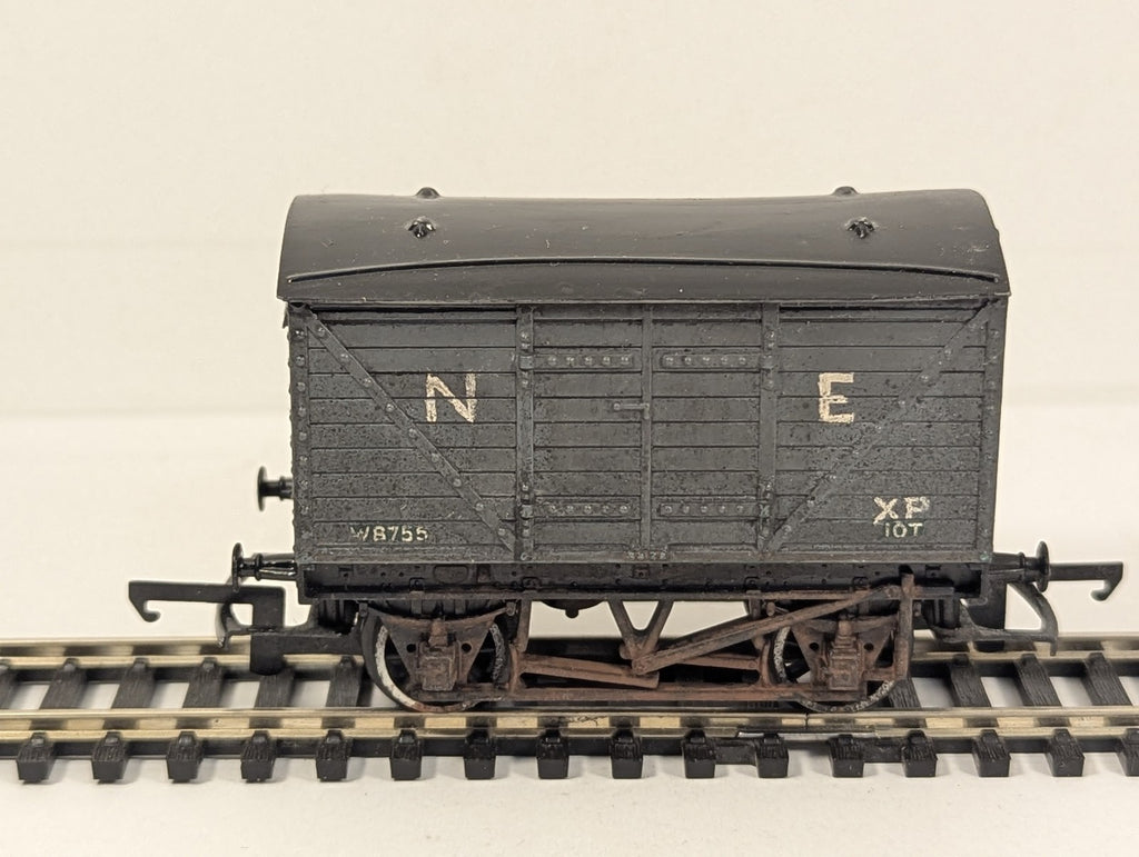 Tri-ang OO Gauge LNER Ventilated Goods Van Goods Wagon W8755 LNER Grey