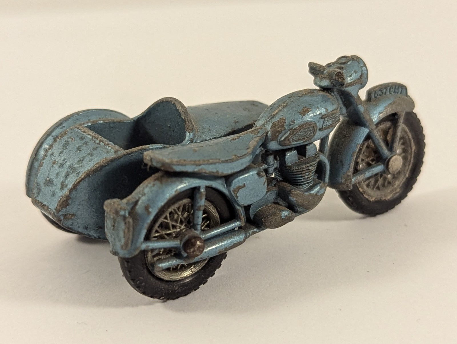 Matchbox Lesney No.4 Triumph T110 Motorcycle & Sidecar 1:64 - Chipped Paint