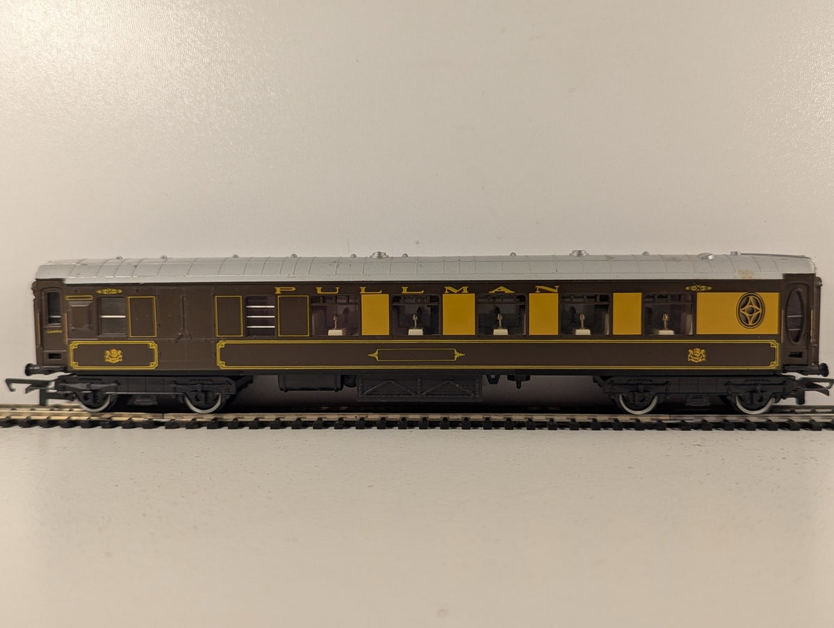 Hornby OO Gauge Pullman Brake Coach Passenger Coach Pullman Umber & Cream