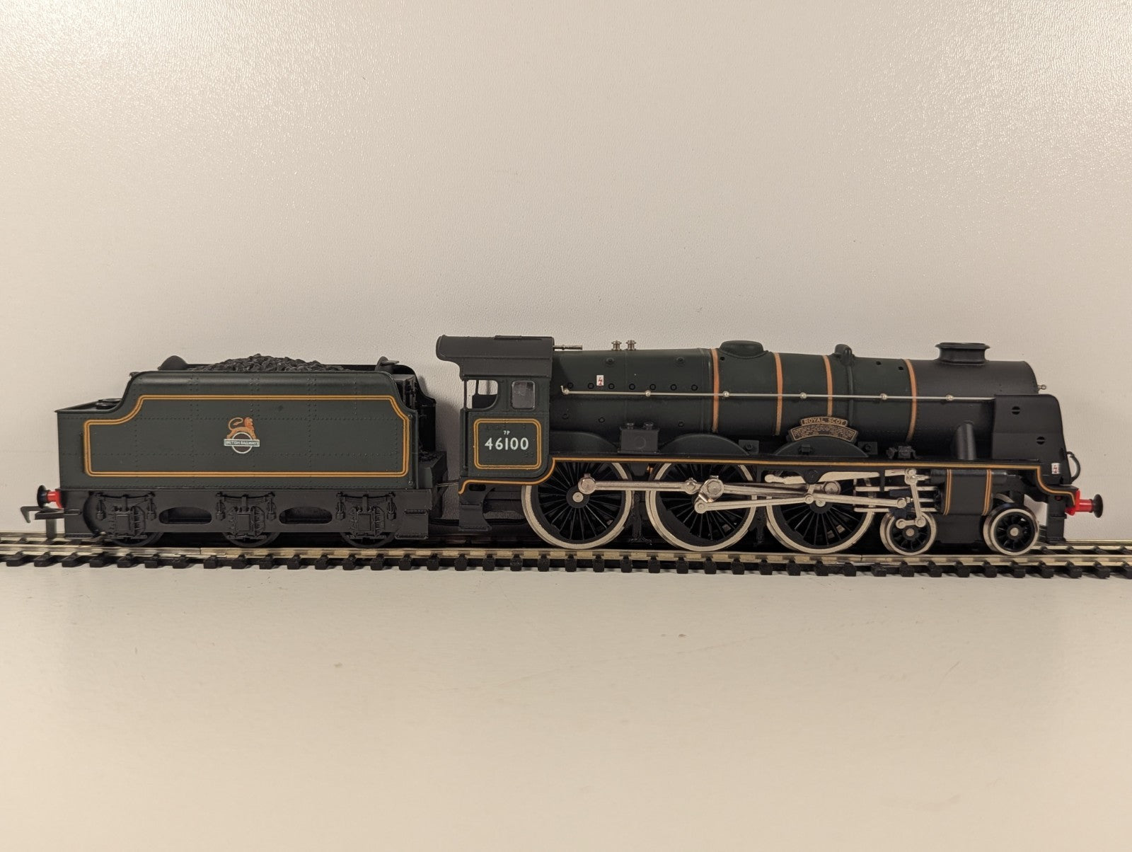 Airfix Railway System 54121-3 BR Royal Scot 4-6-0 BR Black