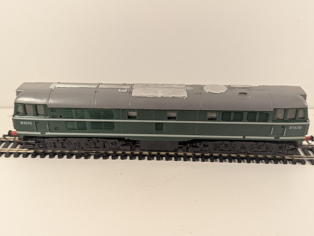 Hornby R357 OO BR Green Class 31 D5572 Repaint