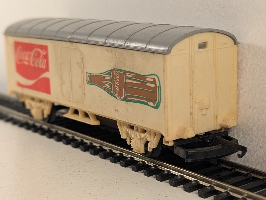 Lima OO Gauge Coca-Cola Box Van Goods Wagon