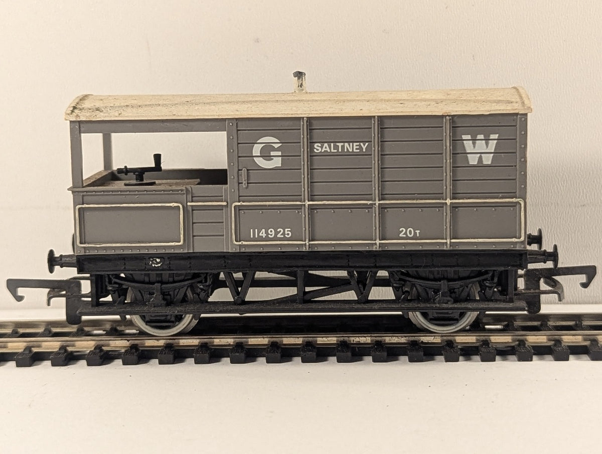 Hornby OO Gauge GWR 20t Toad Brake Van 'Saltney' Goods Wagon 114925 GWR Grey