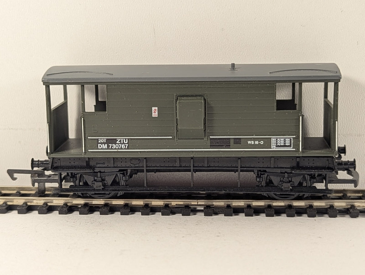 Hornby OO Gauge BR 20 Ton Brake Van DM 730767 BR Olive Green R6244