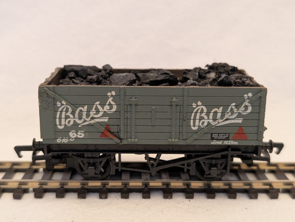 Mainline OO Gauge 7-Plank Open Wagon 'Bass's' Goods Wagon 65 Bass's