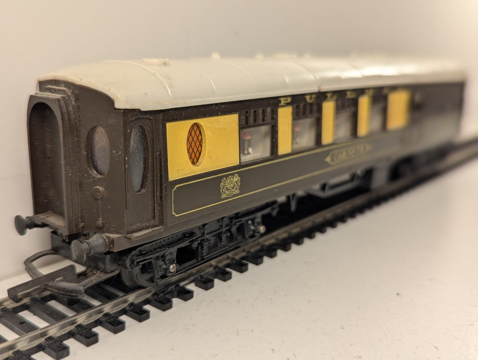 Tri-ang OO Gauge Pullman Brake Coach Car No. 79 Passenger Coach