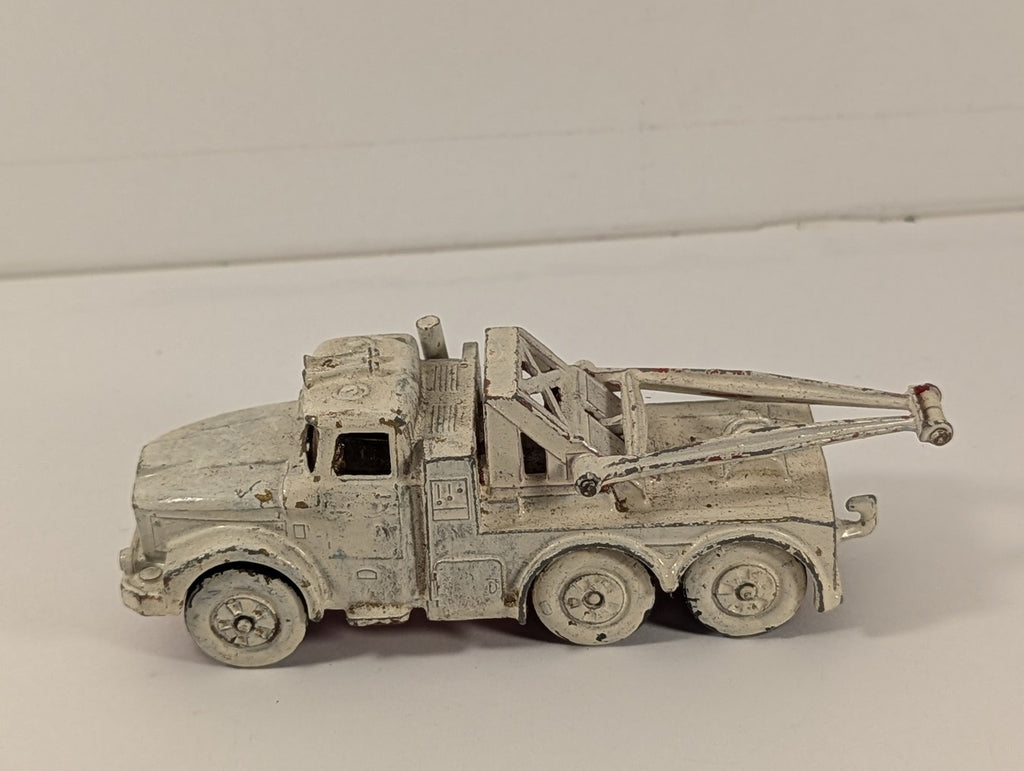 Matchbox Scammell Heavy Wreck Truck Die-cast Vehicle White (Overpainted) K2