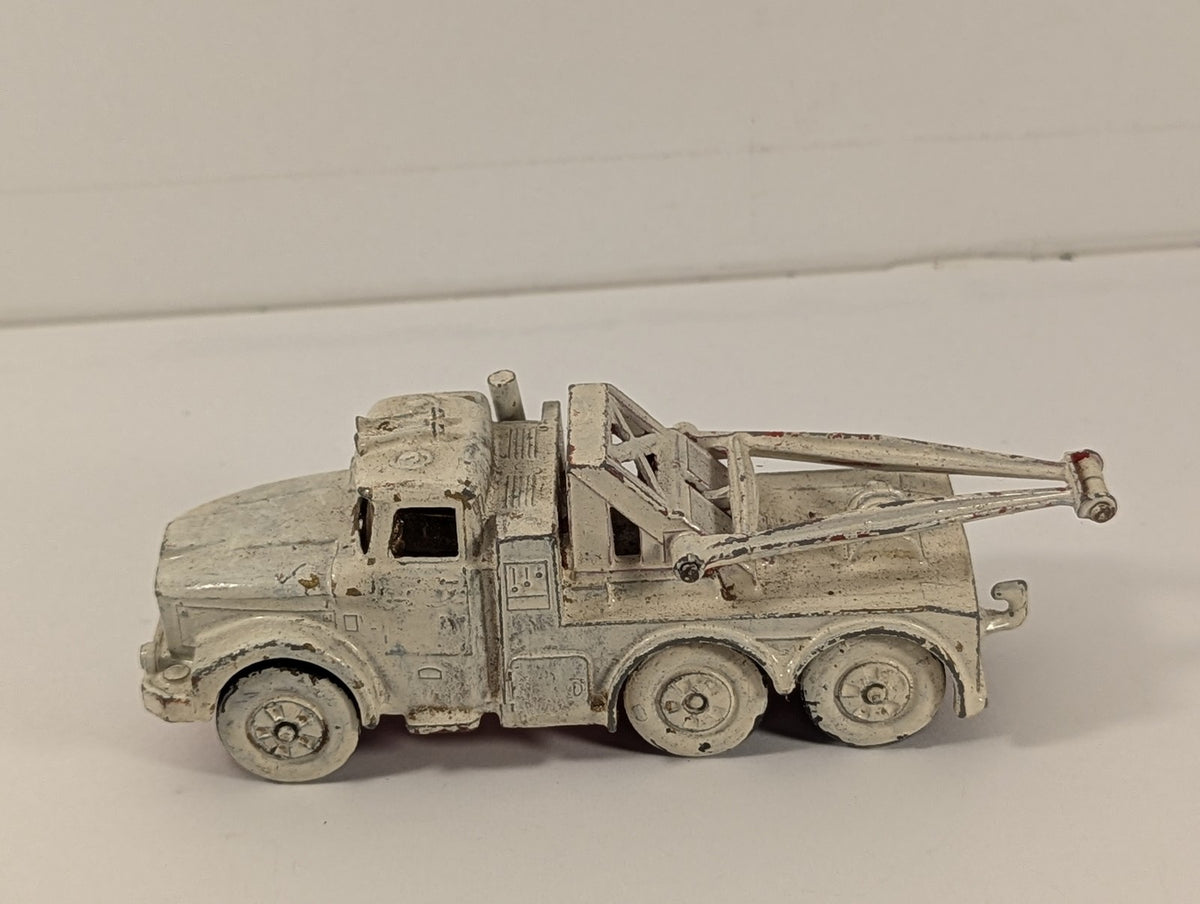 Matchbox Scammell Heavy Wreck Truck Die-cast Vehicle White (Overpainted) K2