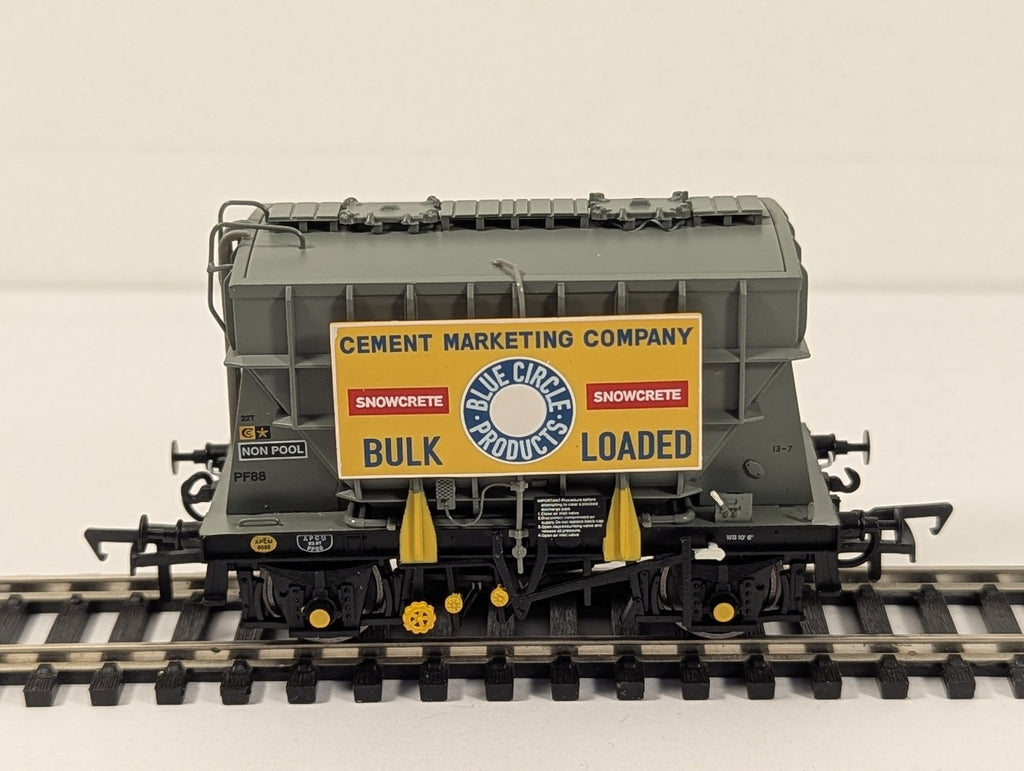 Bachmann OO Gauge Presflo 22t Cement Wagon Cement Marketing Company Goods Wagon