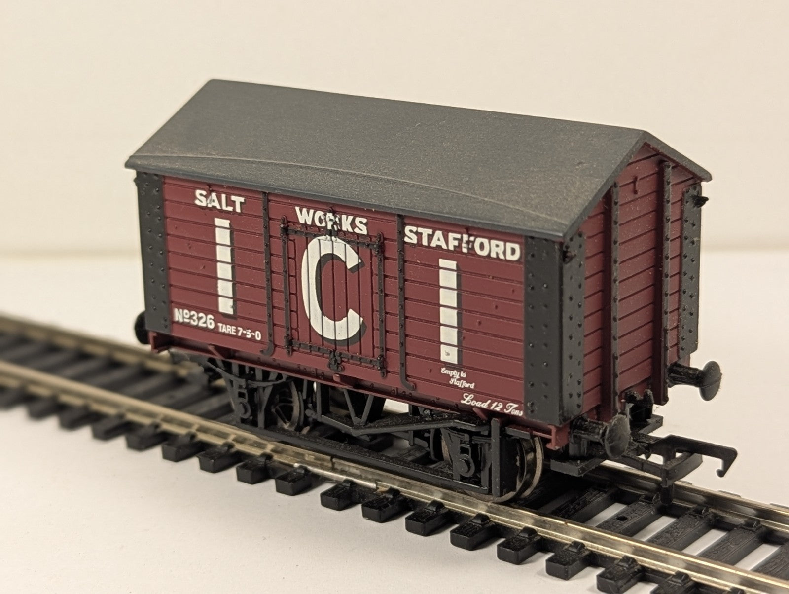 Bachmann OO Gauge 12 Ton Peaked Roof Salt Van Goods Wagon 326