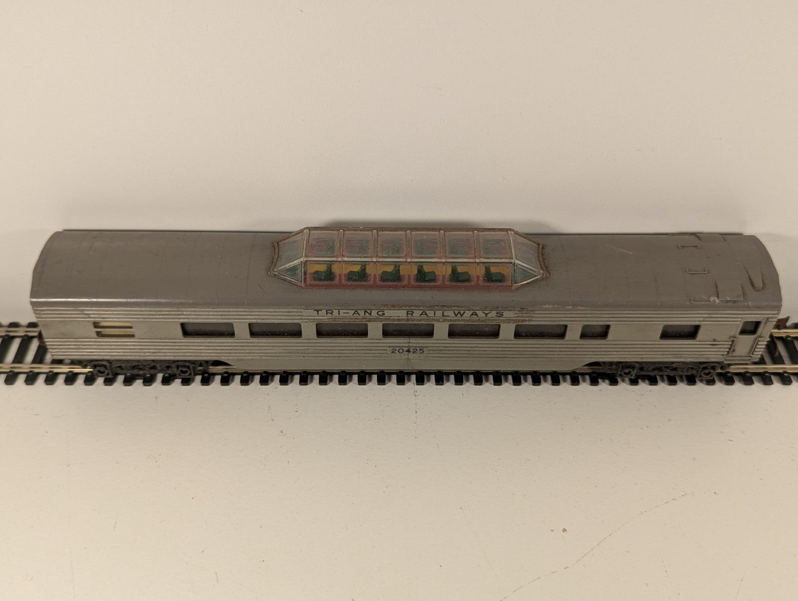 Tri-ang OO Gauge Transcontinental Vista Dome Coach
