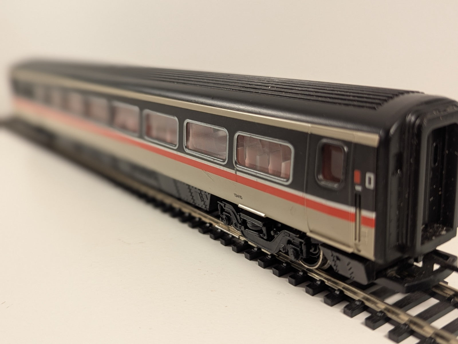 Hornby OO Gauge BR Mk4 TSO Coach No.12410
