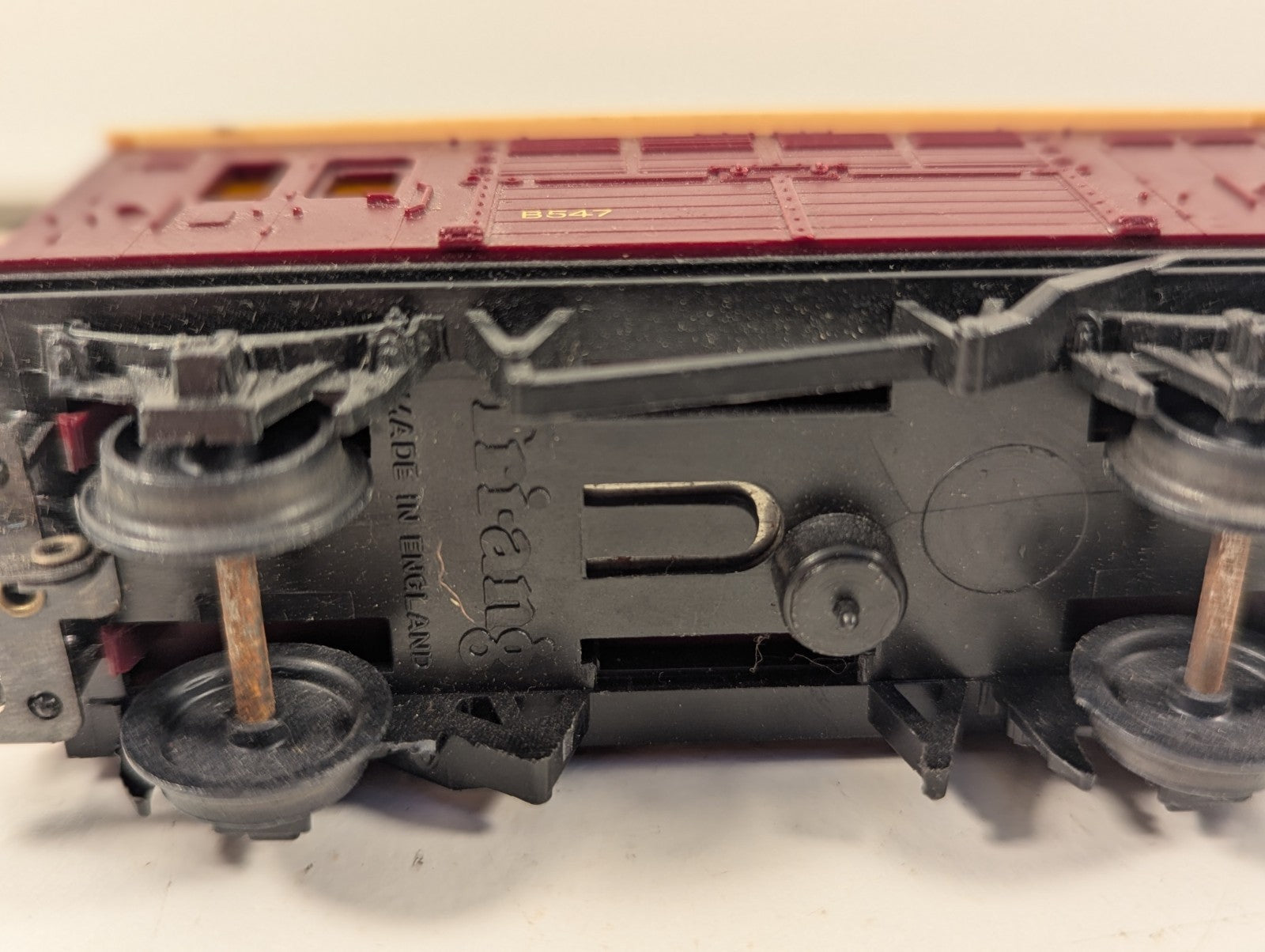 Tri-ang Hornby OO Gauge Maroon Horse Box Wagon