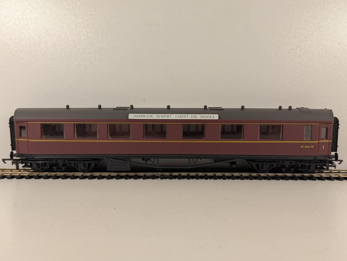 Airfix GMR OO Scale Hawksworth Corridor First Passenger Coach W 6661 W BR